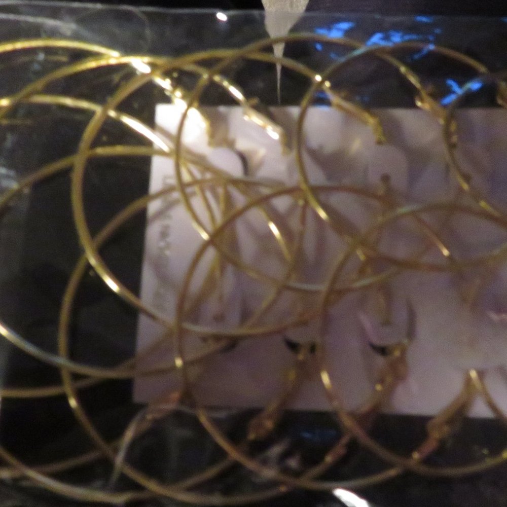 WOMEN'S - GOLD LOOPED EARRINGS- 6 SIZES FROM 1" TO 2 1/2" EARRINGS